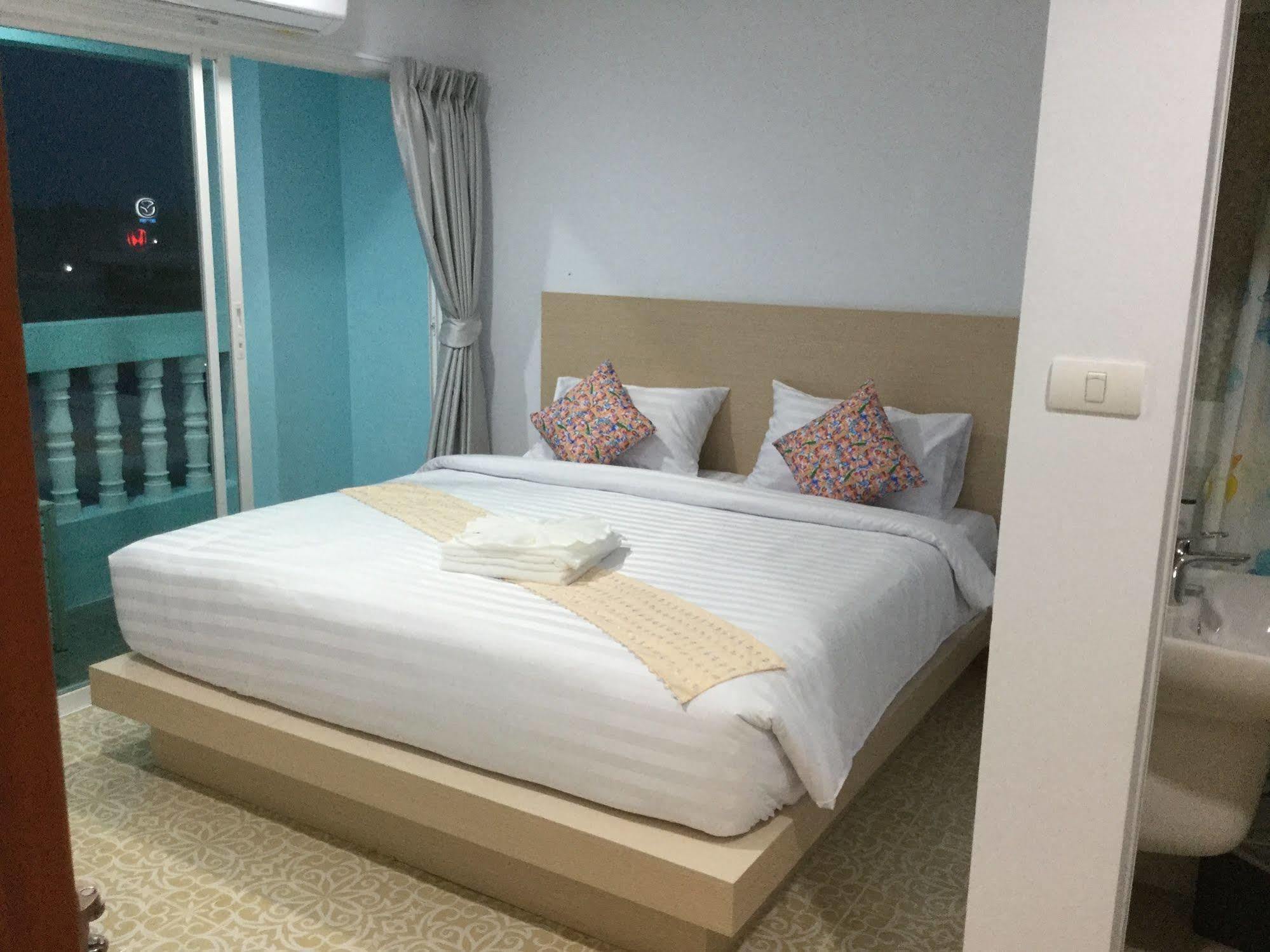 The Duck Hotel Phuket Exterior foto
