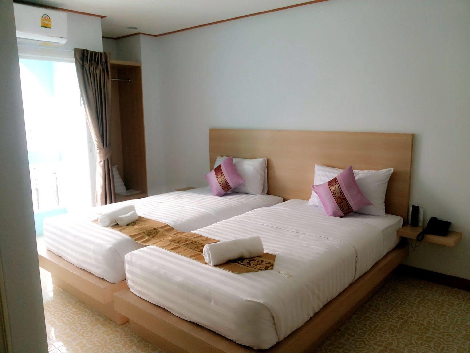 The Duck Hotel Phuket Exterior foto