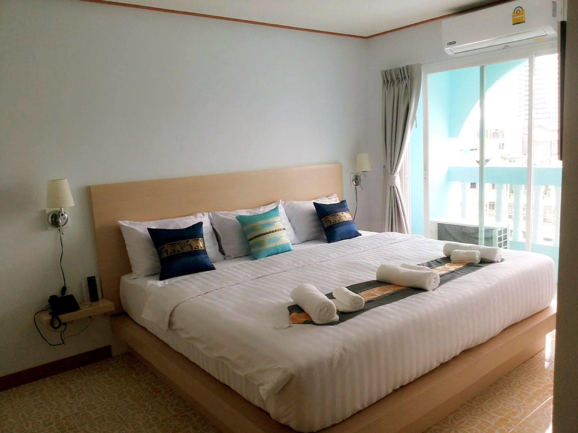 The Duck Hotel Phuket Exterior foto